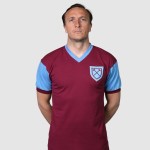 Maillot Rétro Bobby Moore Premier Maillot #6 Femme West Ham United 1958 Maillot Rétro Bobby Moore Premier Maillot #6 Femme West Ham United 1958