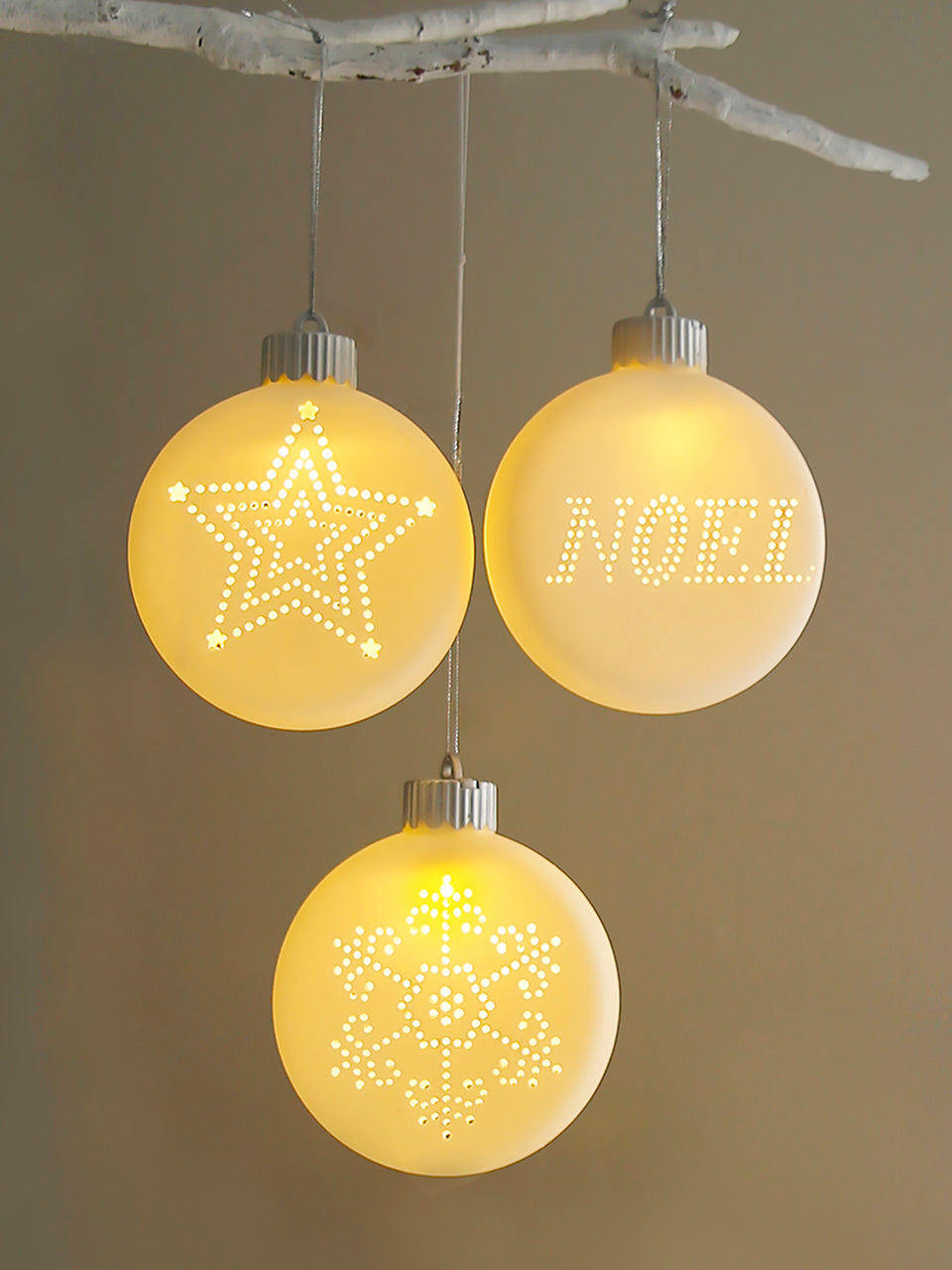 Boule de Noël illuminée