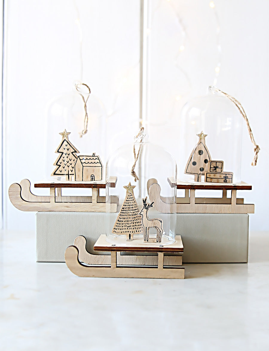 Scènes de Noël sur des traîneaux