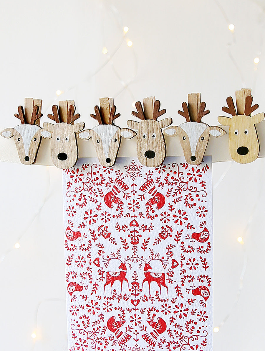 Pinces à linge pour cartes représentant un renne et une biche