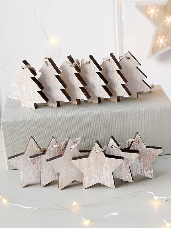 Ensemble de six décorations de Noël en bois